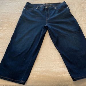 Gloria Vanderbilt  Demin Capri